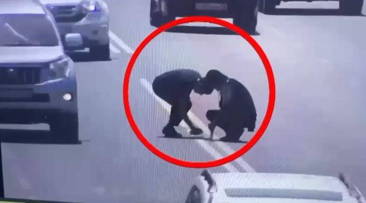 жол белгілерін бүлдірген
