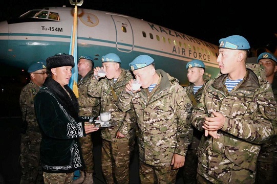 Әскери парадқа