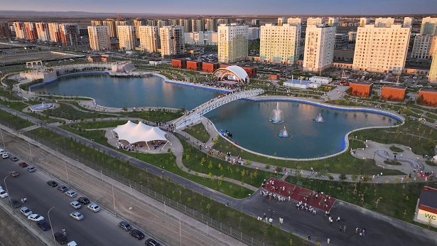 Жасанды көлі бар демалыс