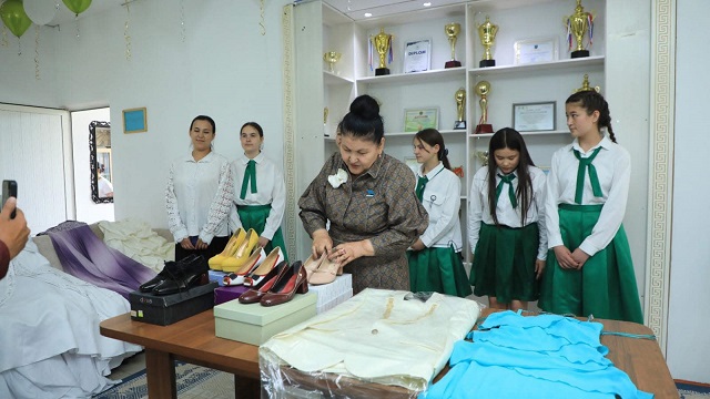 Бақытты отбасы