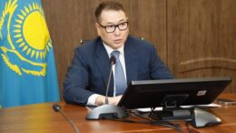 Министр Арман Шаққалиев