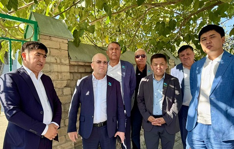 Депутаттар Сайрам ауданындағы жол