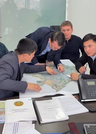 сәулет және қала құрылысы басқармасында өткен жиында кеше қаладағы атауларды реттеу және мекенжай беру жұмыстары талқыланды.