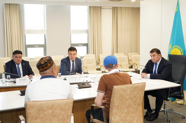 Тұрғындардың әлеуметтік мәселелеріне жеке қабылдау арқылы қолдау көрсету