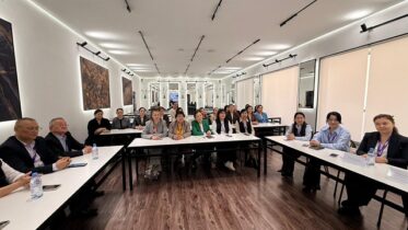 Адам капиталын дамыту