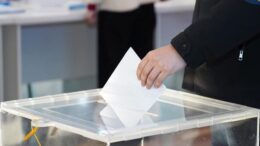 дауыс беріп